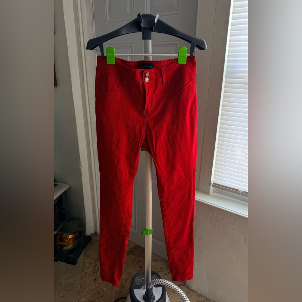 COVERGIRL Super Stretchy Vibrant Red Skinny Pants